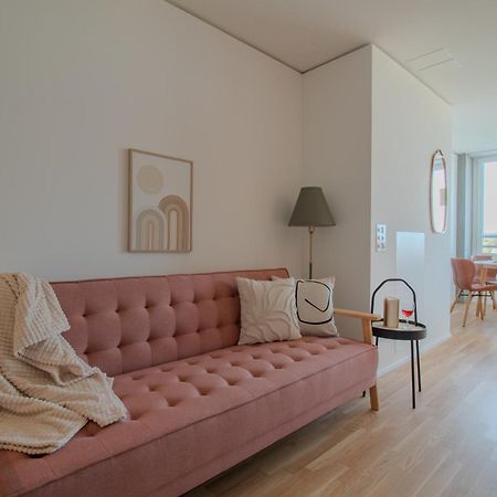 Loewe Apartments Am Rheinfall Neuhausen Am Rheinfall Bagian luar foto